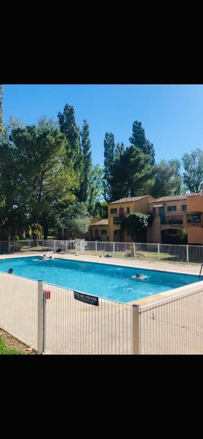 Appartement Village 7 En Residence De Vacances En Camargue Arles Exterior photo